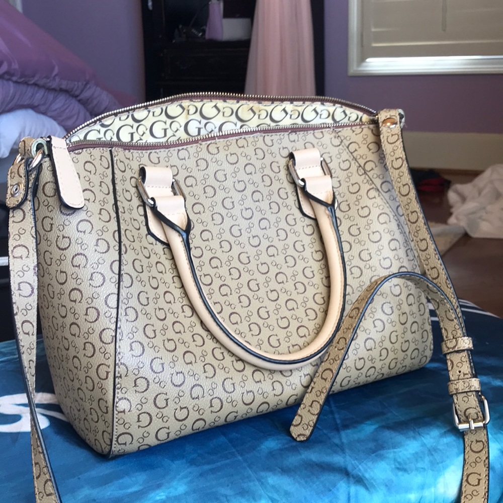 Guess Handbag - Picture 3 of 4